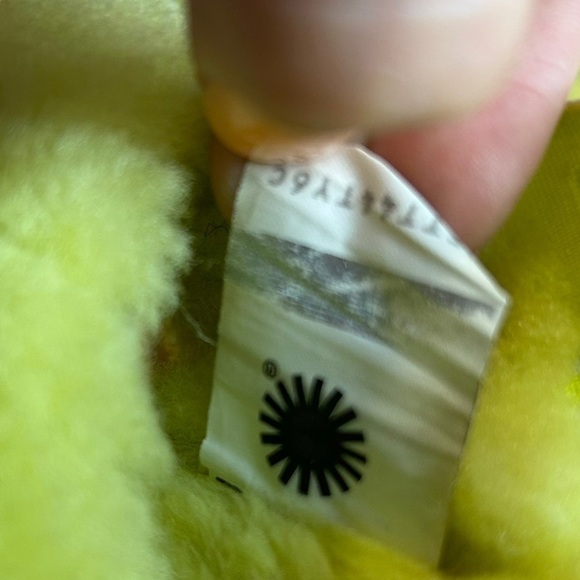 Ugg slides - Picture 5 of 6